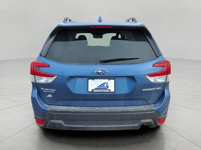 2022 Subaru Forester Vehicle Photo in Oshkosh, WI 54904