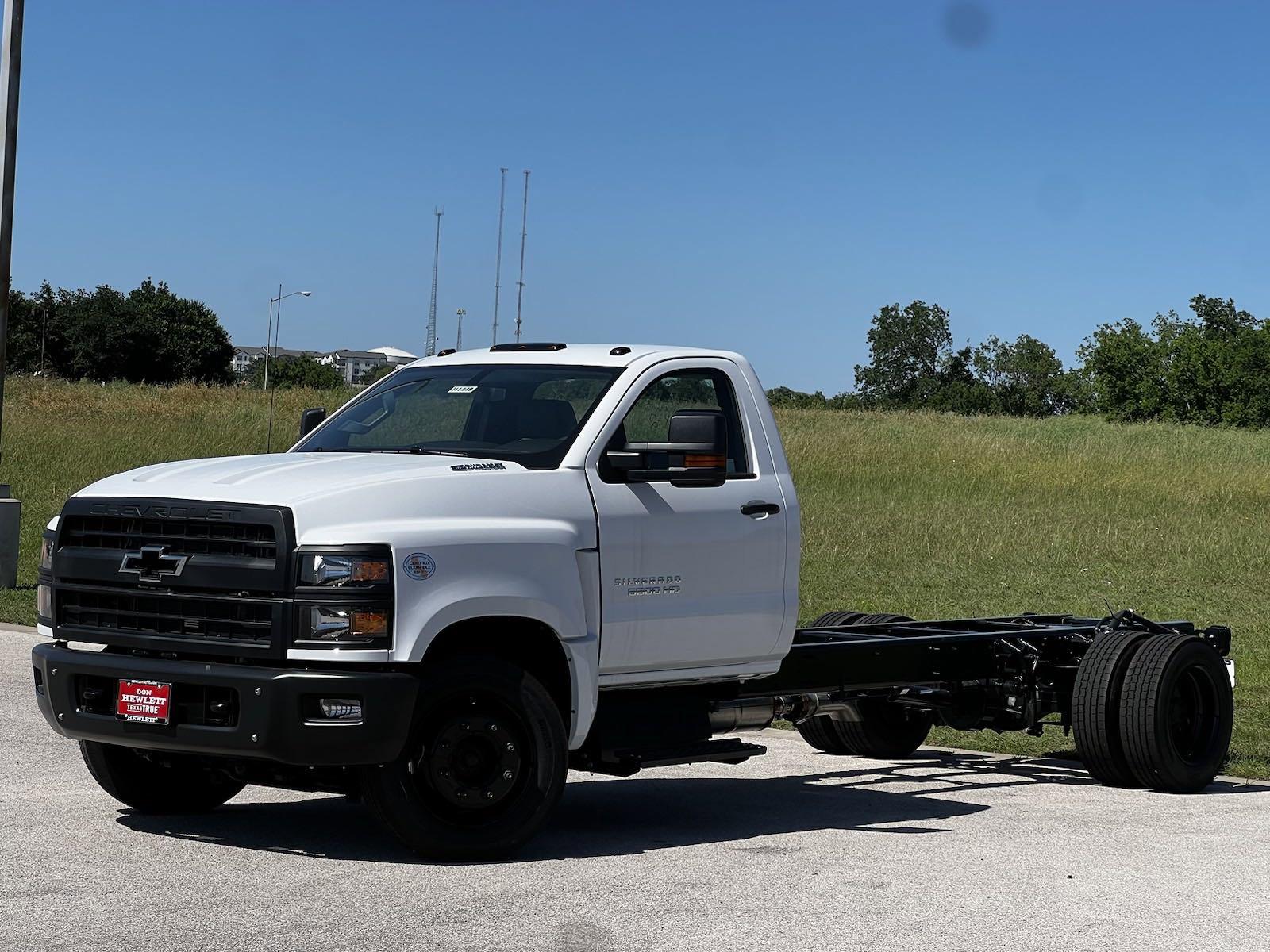2024 Chevrolet Silverado 5500 HD Vehicle Photo in GEORGETOWN, TX 78626-7508