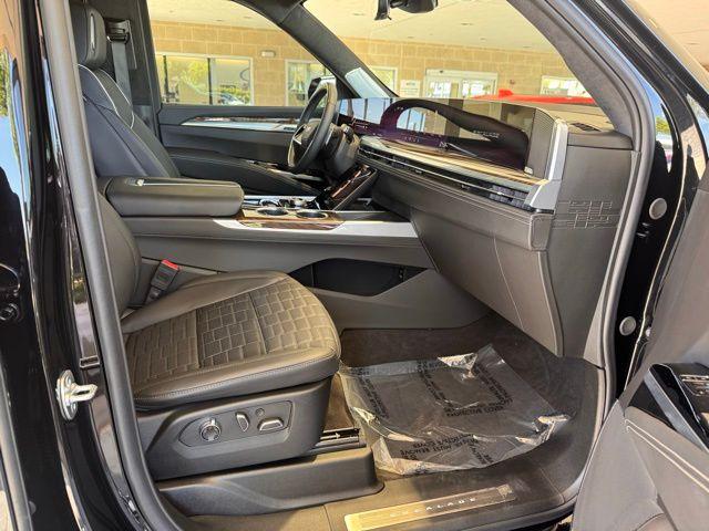 2025 Cadillac Escalade Vehicle Photo in DELRAY BEACH, FL 33483-3294
