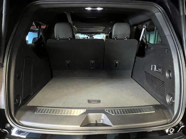 2023 GMC Yukon XL Vehicle Photo in Roslyn, NY 11576