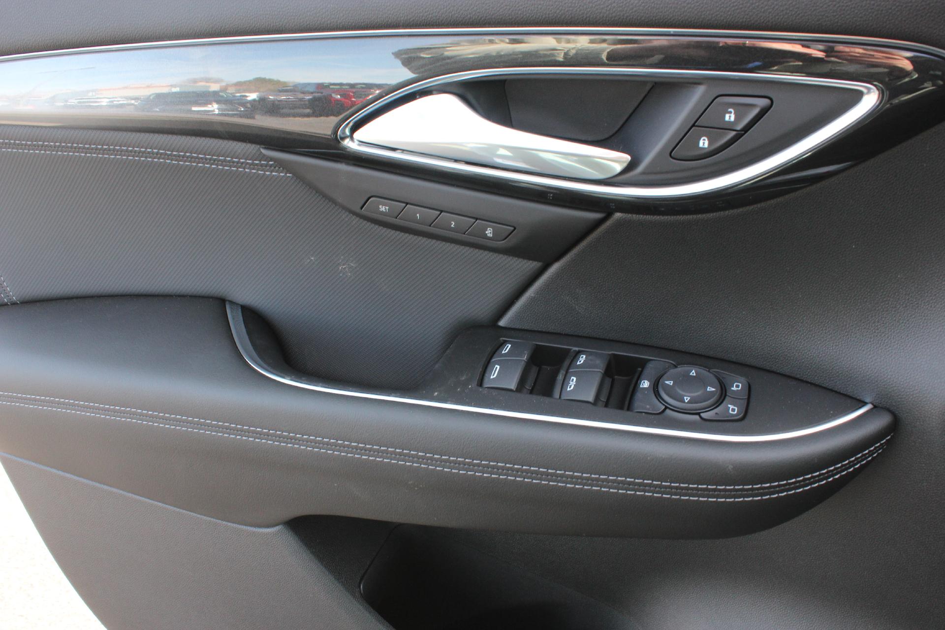 2025 Buick Envision Vehicle Photo in AURORA, CO 80012-4011