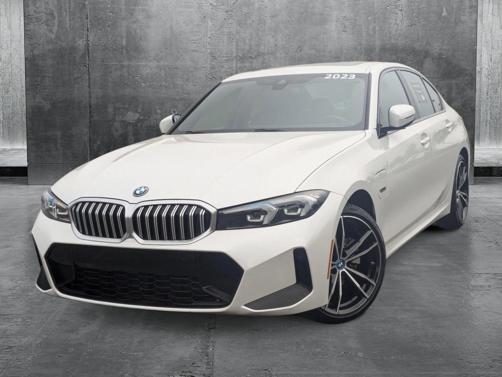 2023 BMW 330e Vehicle Photo in Valencia, CA 91355