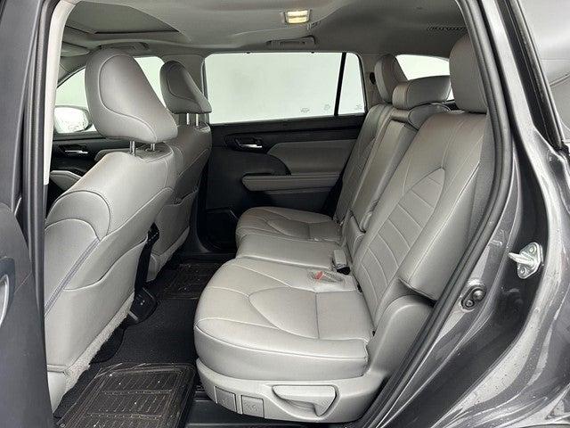 2022 Toyota Highlander Vehicle Photo in Grapevine, TX 76051