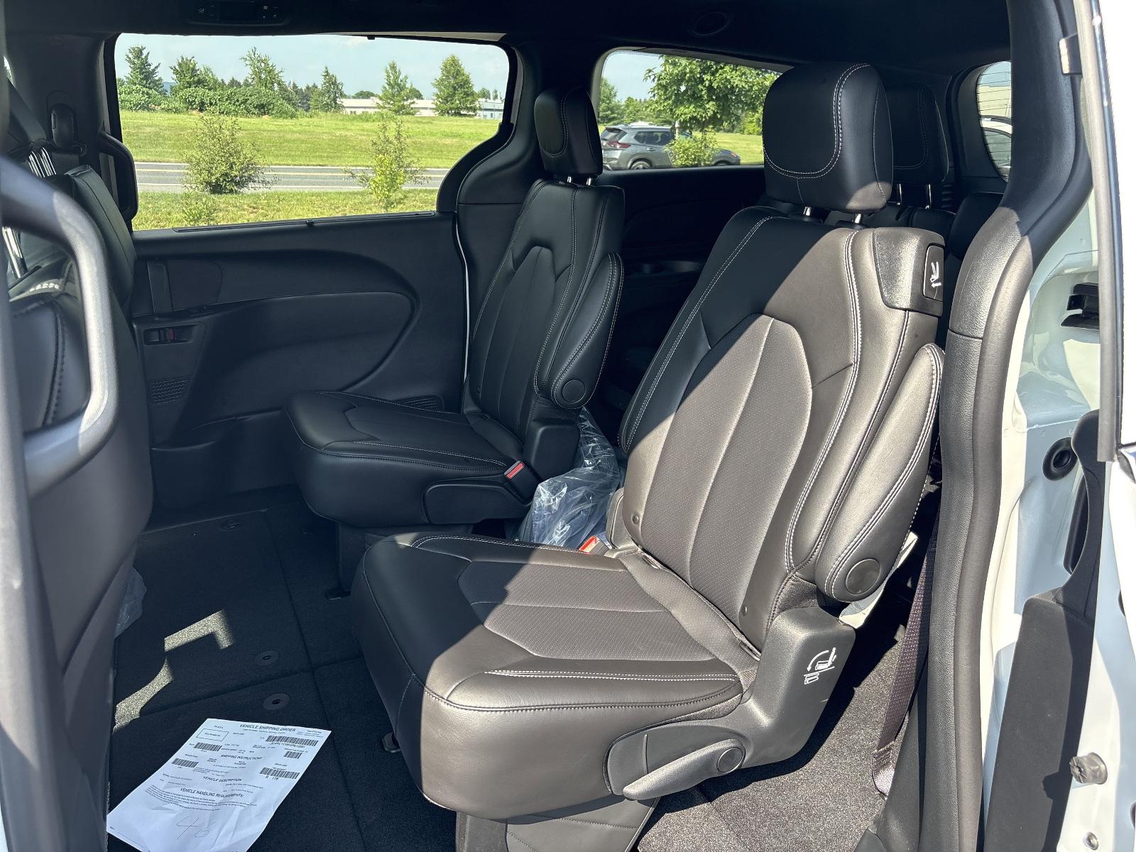 2025 Chrysler Voyager Vehicle Photo in Mechanicsburg, PA 17050-1707