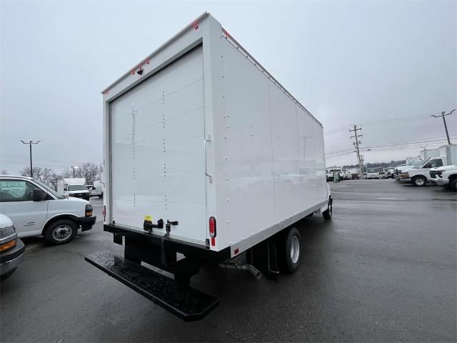 2023 Chevrolet Express Cutaway 3500 Vehicle Photo in ALCOA, TN 37701-3235