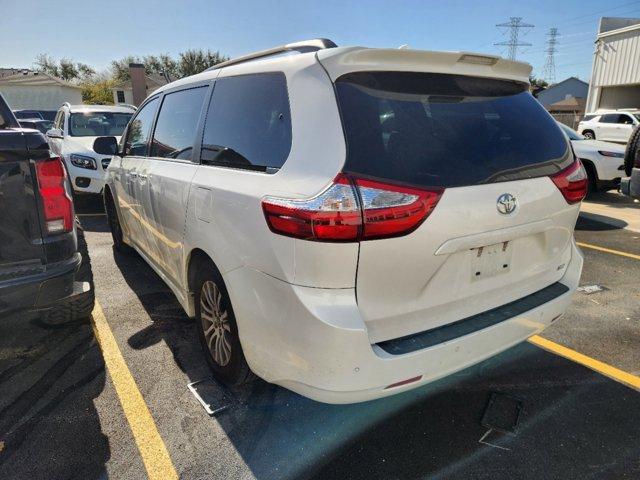 2019 Toyota Sienna Vehicle Photo in SUGAR LAND, TX 77478-0000