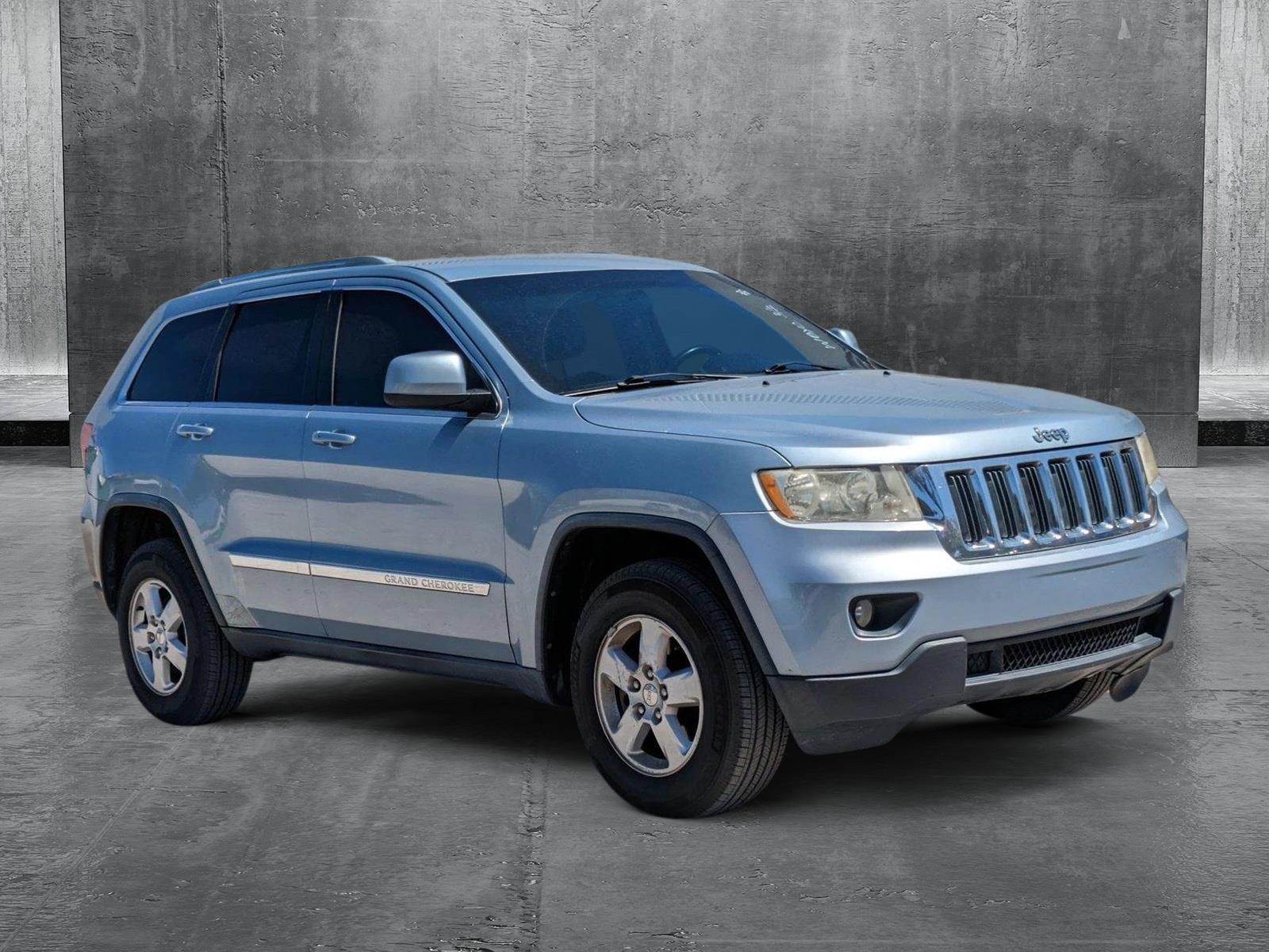 2013 Jeep Grand Cherokee Vehicle Photo in GREENACRES, FL 33463-3207