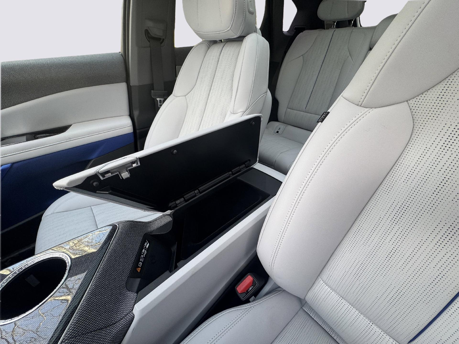 2025 Cadillac OPTIQ Vehicle Photo in LEOMINSTER, MA 01453-2952
