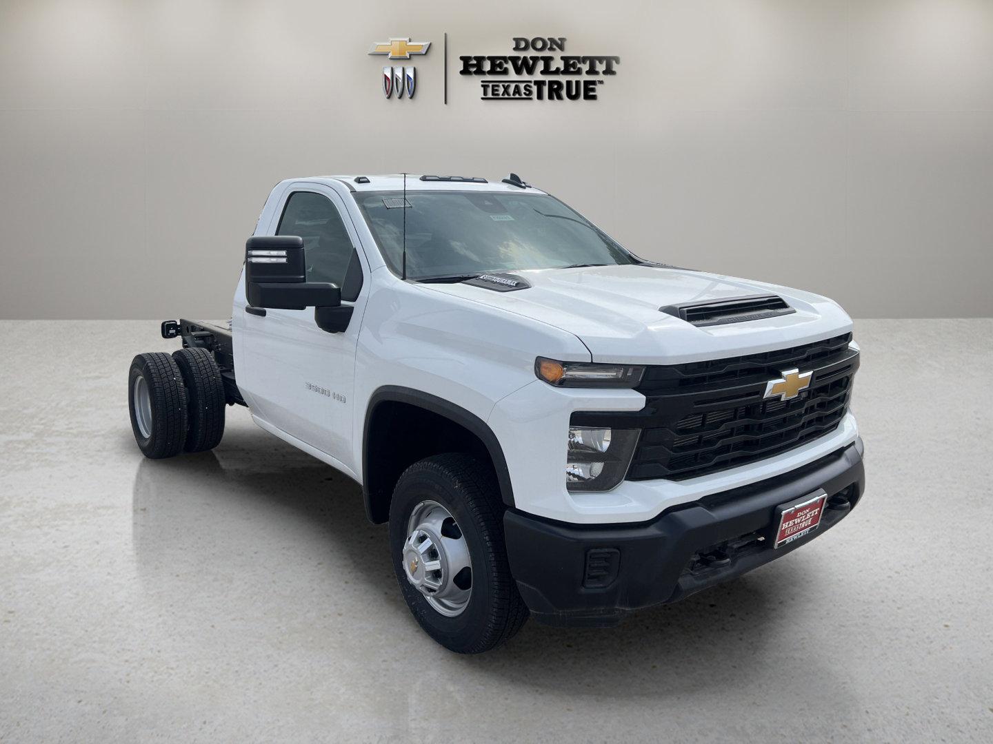 2025 Chevrolet Silverado 3500 HD Chassis Cab Vehicle Photo in GEORGETOWN, TX 78626-7508