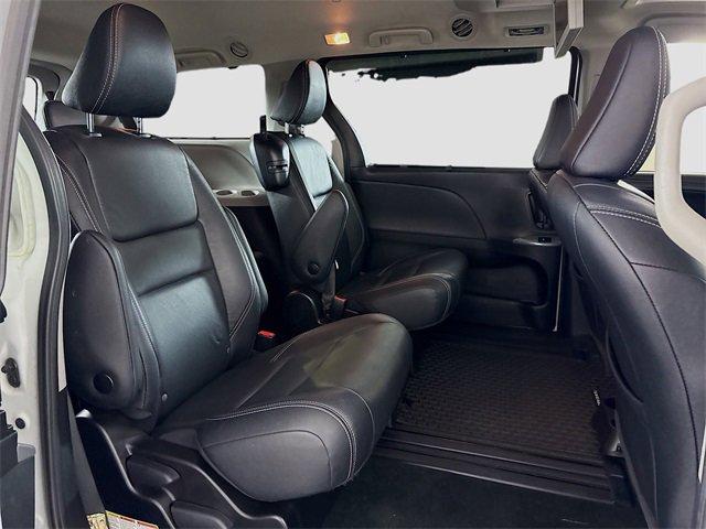 2018 Toyota Sienna Vehicle Photo in PUYALLUP, WA 98371-4149