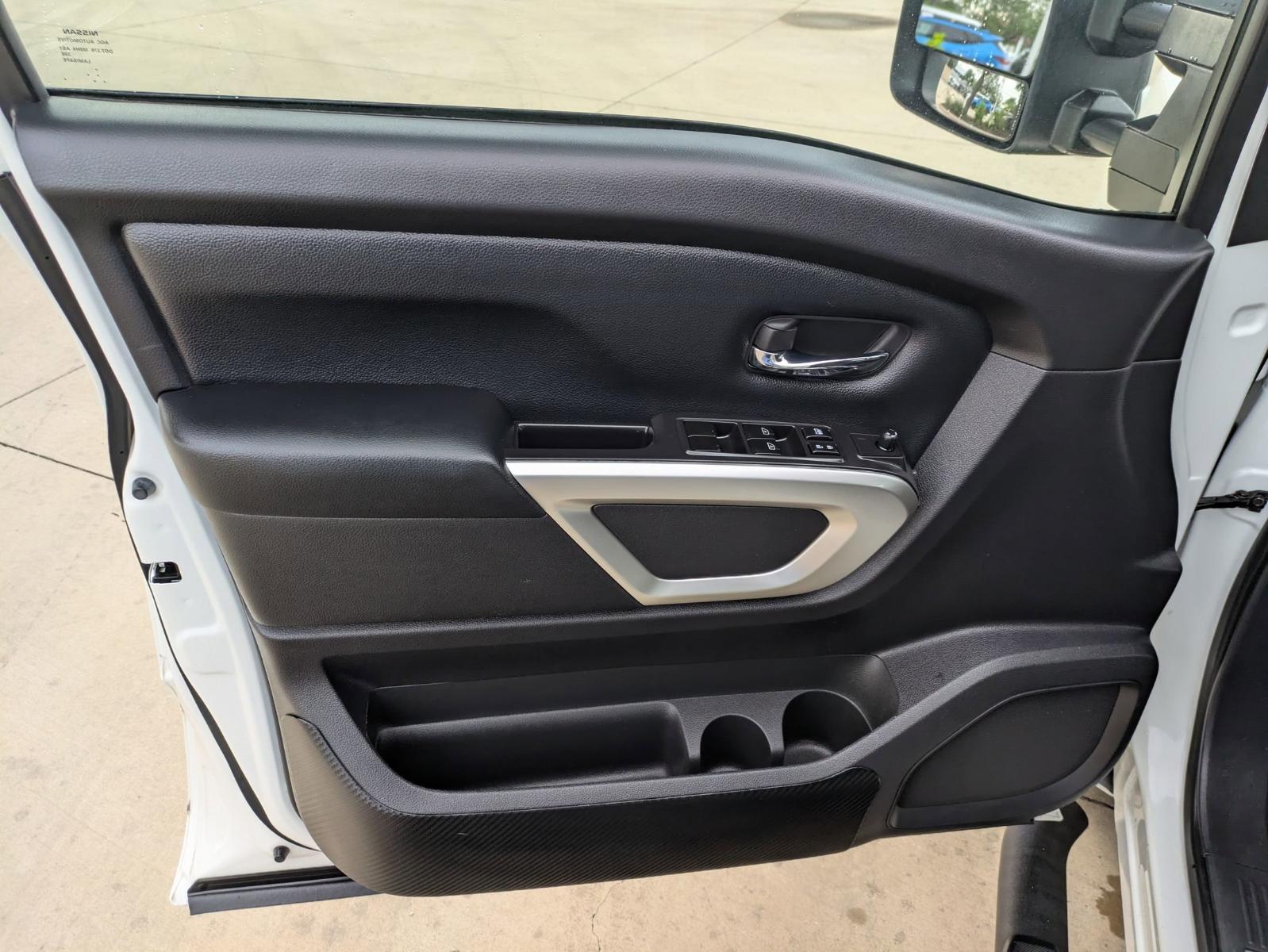 2021 Nissan Titan Vehicle Photo in SELMA, TX 78154-1460