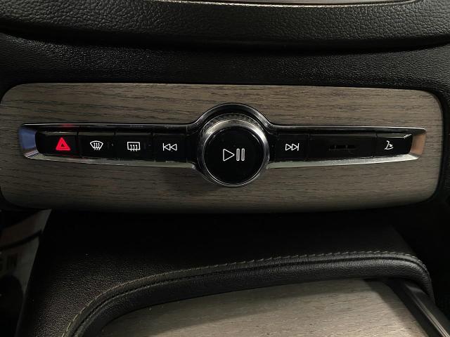 2022 Volvo XC90 Vehicle Photo in Appleton, WI 54913