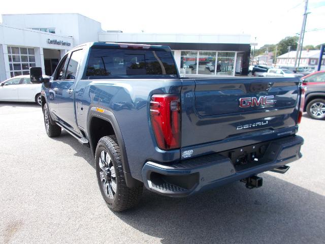 2025 GMC Sierra 2500 HD Vehicle Photo in LOWELL, MA 01852-4336