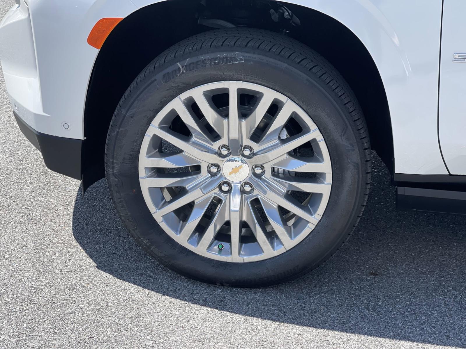 2024 Chevrolet Suburban Vehicle Photo in BENTONVILLE, AR 72712-4322