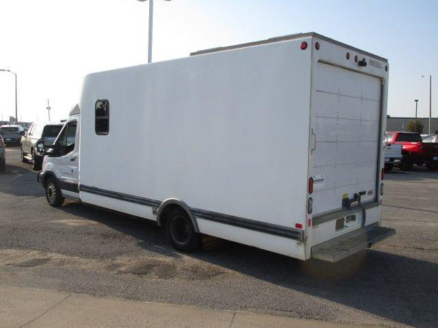 2016 Ford Transit Cutaway Vehicle Photo in Cedar Rapids, IA 52402