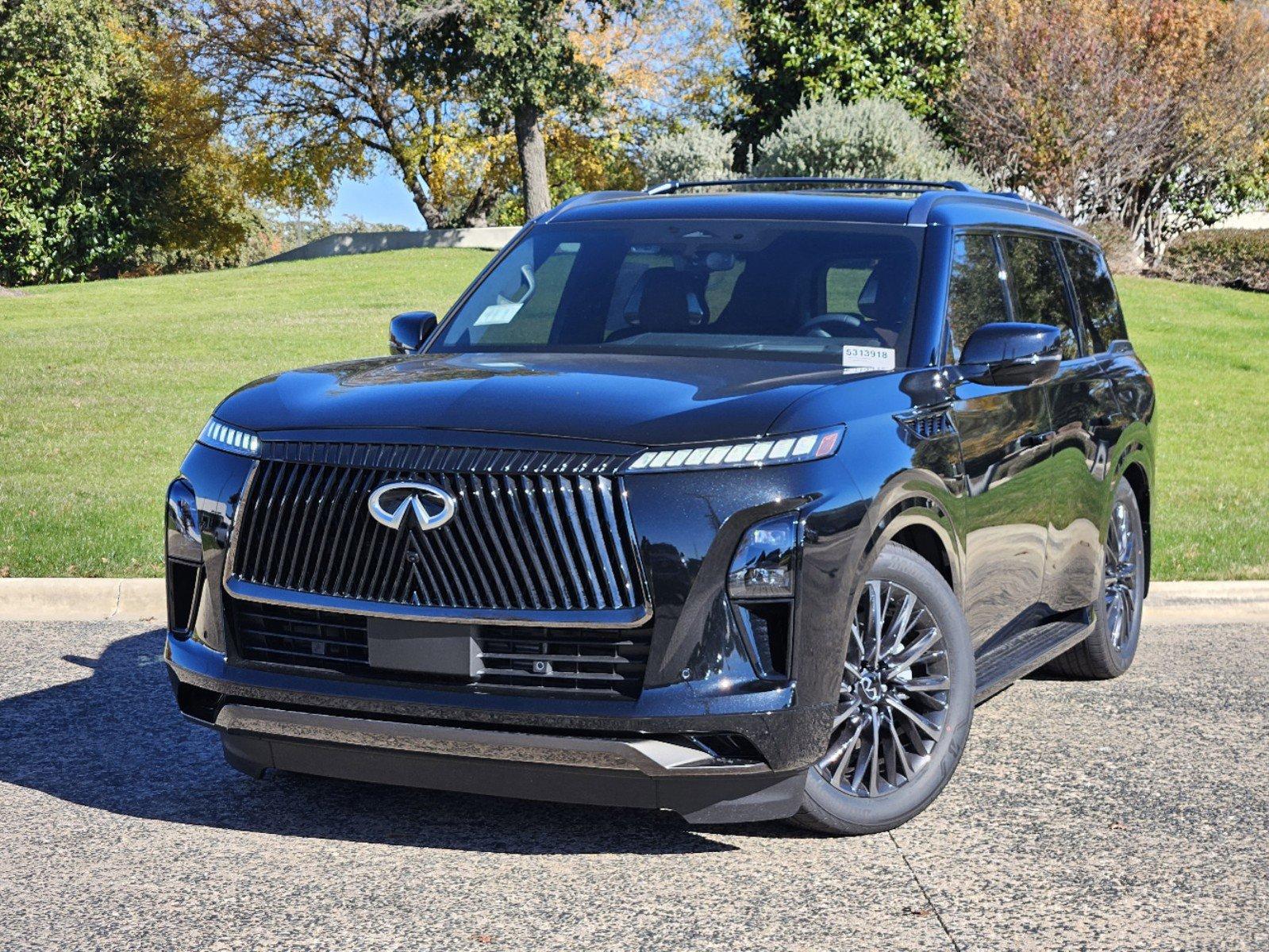 2025 INFINITI QX80 Vehicle Photo in Fort Worth, TX 76132