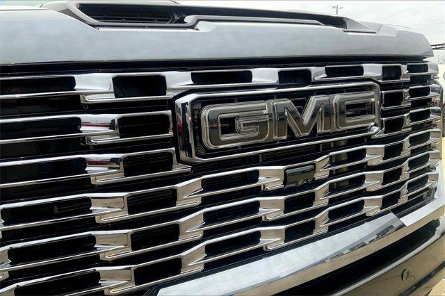 2024 GMC Sierra 2500 HD Vehicle Photo in TOPEKA, KS 66609-0000