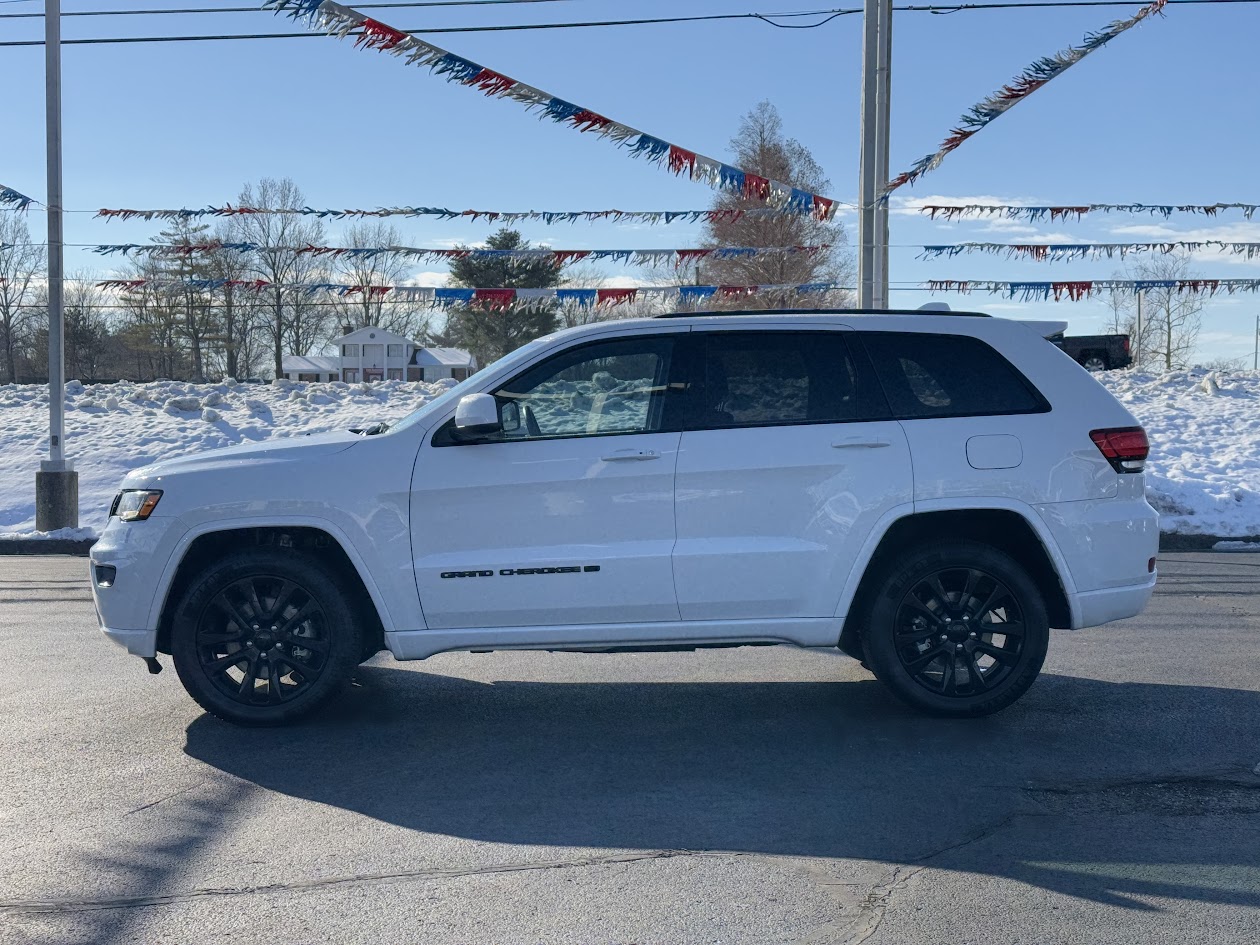 2022 Jeep Grand Cherokee WK Vehicle Photo in BOONVILLE, IN 47601-9633