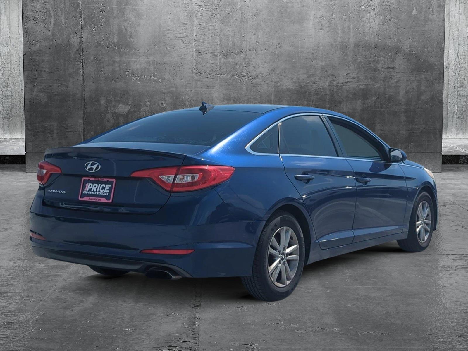 2016 Hyundai SONATA Vehicle Photo in Ft. Myers, FL 33907