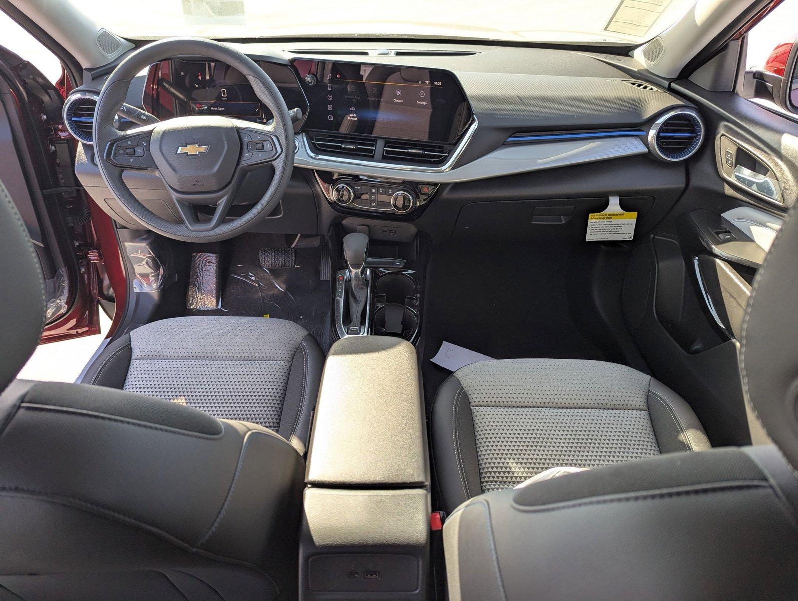 2025 Chevrolet Trax Vehicle Photo in PEMBROKE PINES, FL 33024-6534