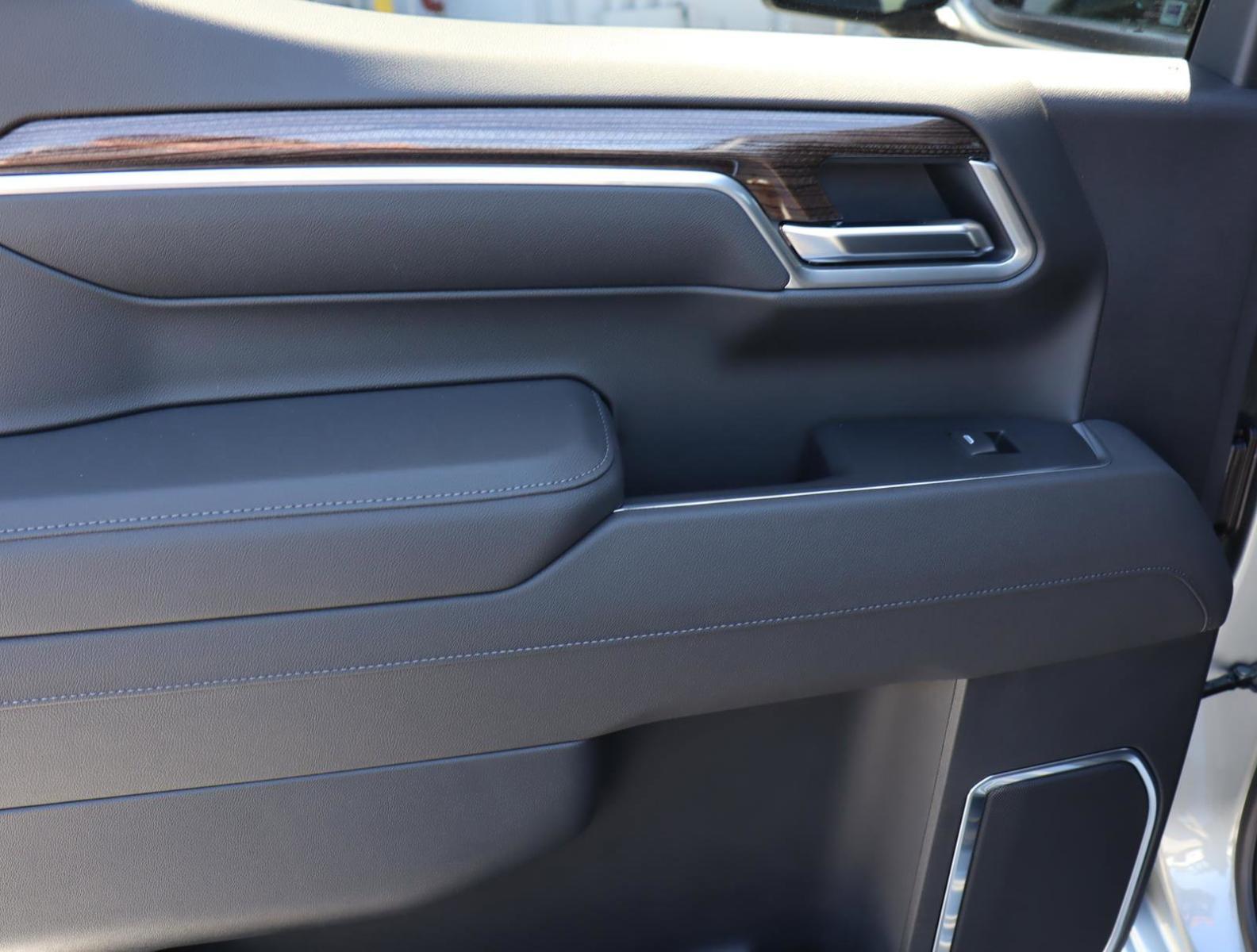 2025 Chevrolet Silverado 1500 Vehicle Photo in LOS ANGELES, CA 90007-3794