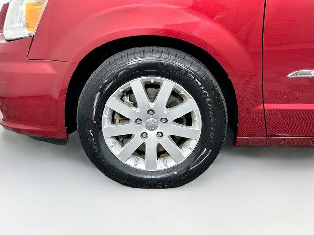 2012 Chrysler Town & Country Vehicle Photo in Doylsetown, PA 18901