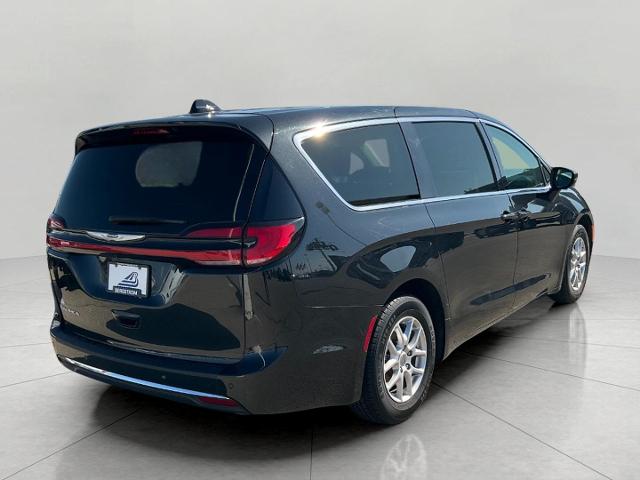2023 Chrysler Pacifica Vehicle Photo in Kaukauna, WI 54130