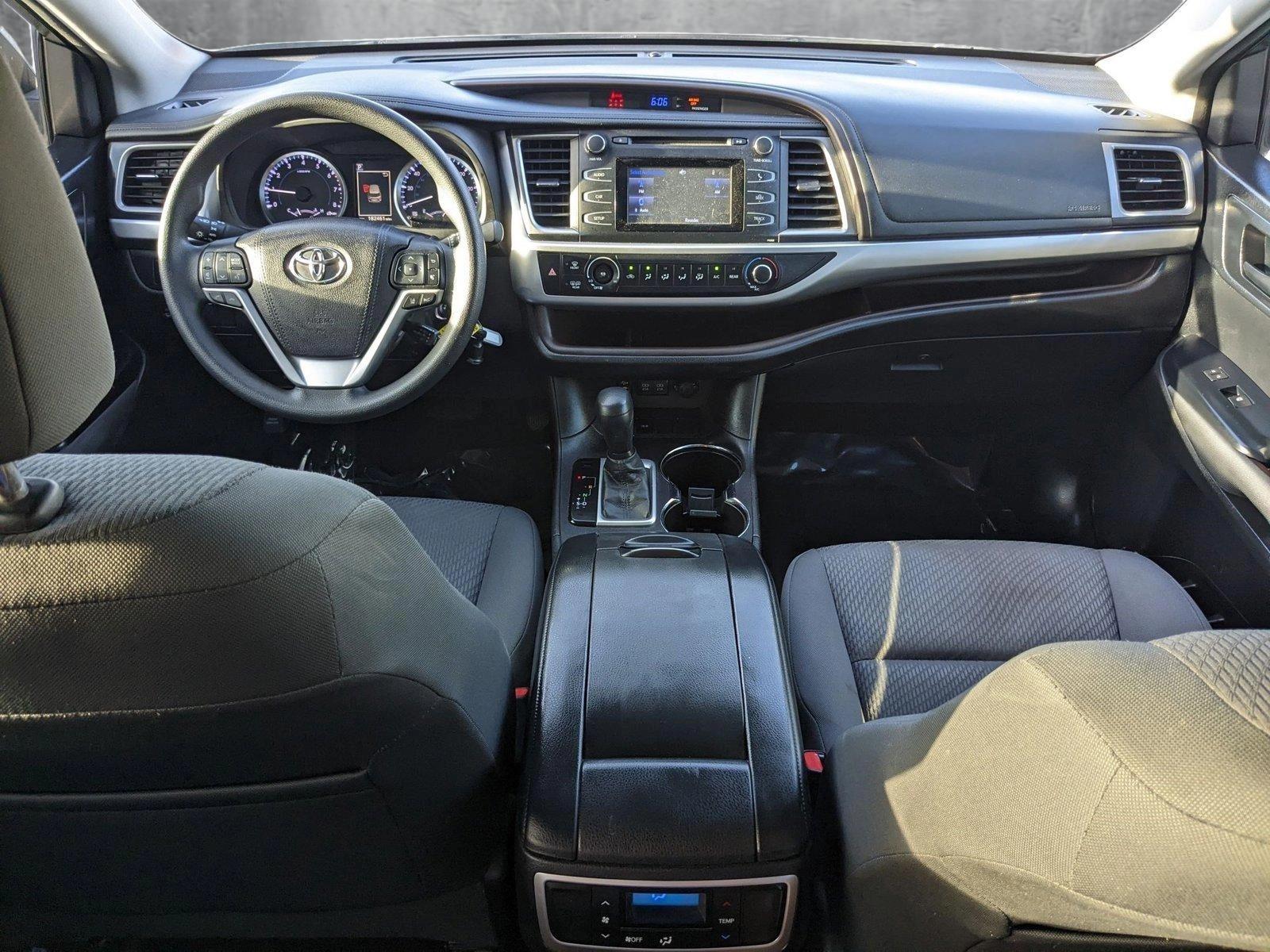 2017 Toyota Highlander Vehicle Photo in Davie, FL 33331