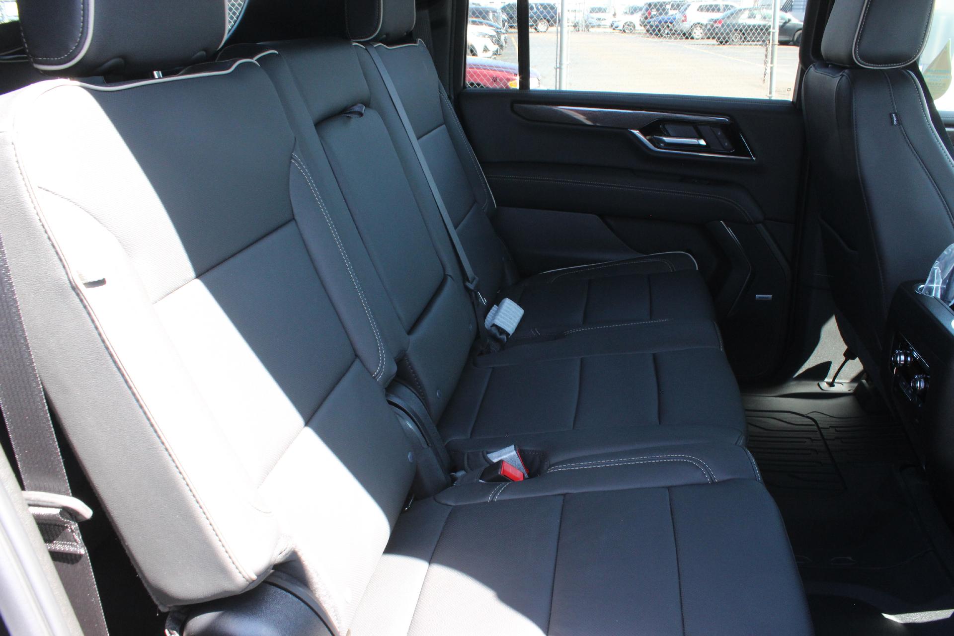 2025 GMC Yukon XL Vehicle Photo in AURORA, CO 80012-4011