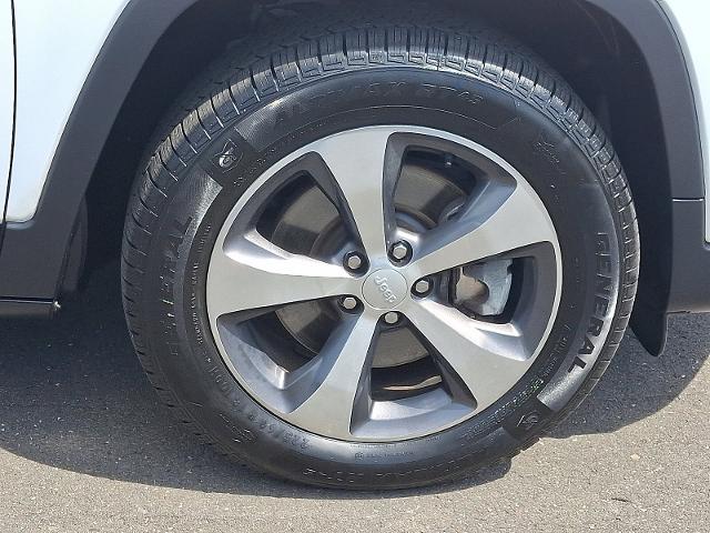 2019 Jeep Cherokee Vehicle Photo in TREVOSE, PA 19053-4984