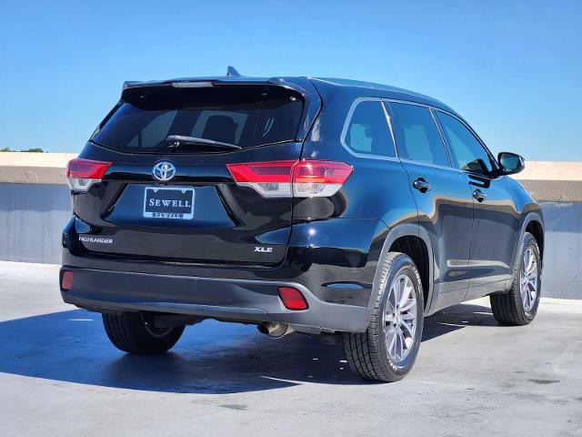 2017 Toyota Highlander Vehicle Photo in DALLAS, TX 75209