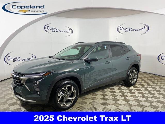 2025 Chevrolet Trax Vehicle Photo in BROCKTON, MA 02301-7113
