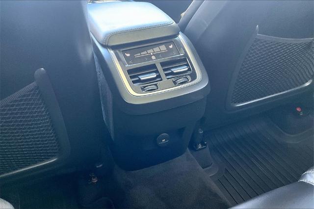 2022 Volvo XC60 Vehicle Photo in Houston, TX 77007