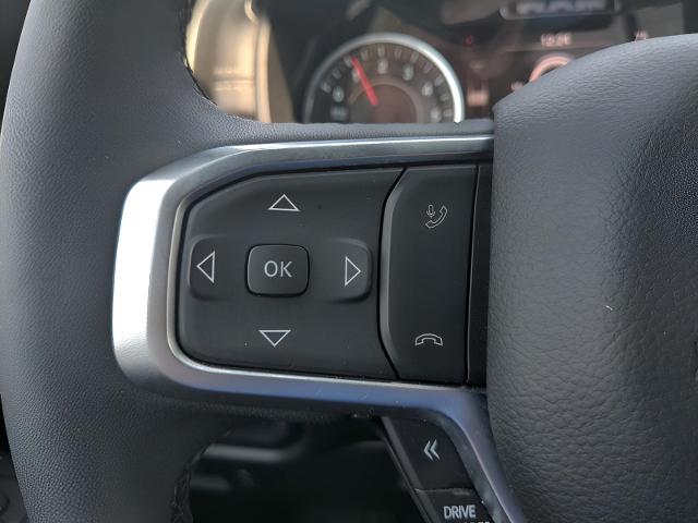 2025 Ram 1500 Vehicle Photo in Green Bay, WI 54304