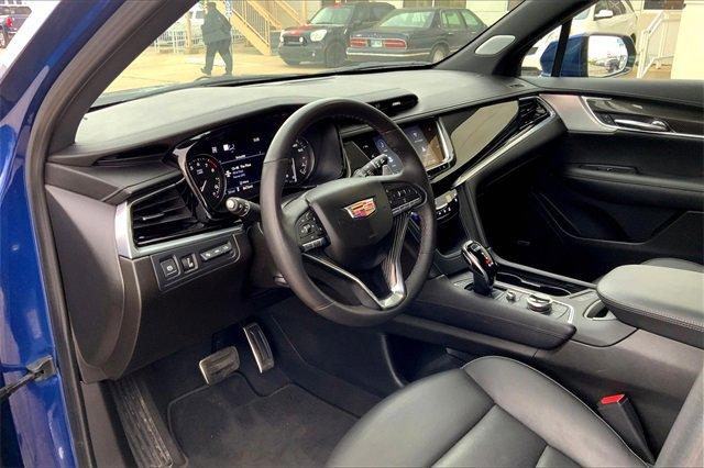 2023 Cadillac XT6 Vehicle Photo in TOPEKA, KS 66609-0000