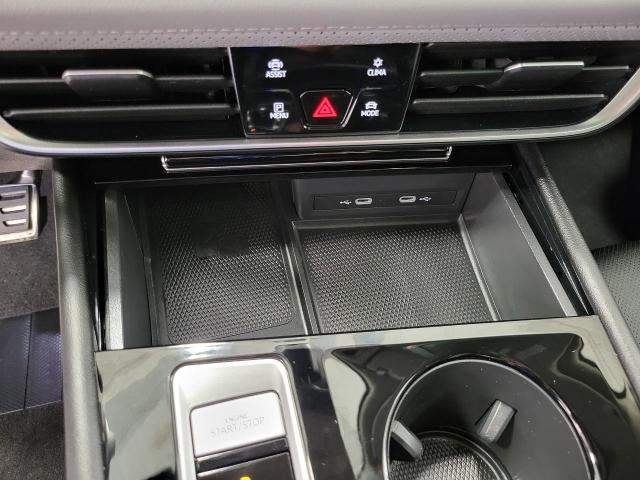 2024 Volkswagen Atlas Vehicle Photo in APPLETON, WI 54914-4656