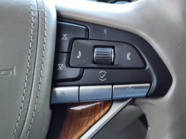 2022 Cadillac Escalade Vehicle Photo in DENTON, TX 76210-9321