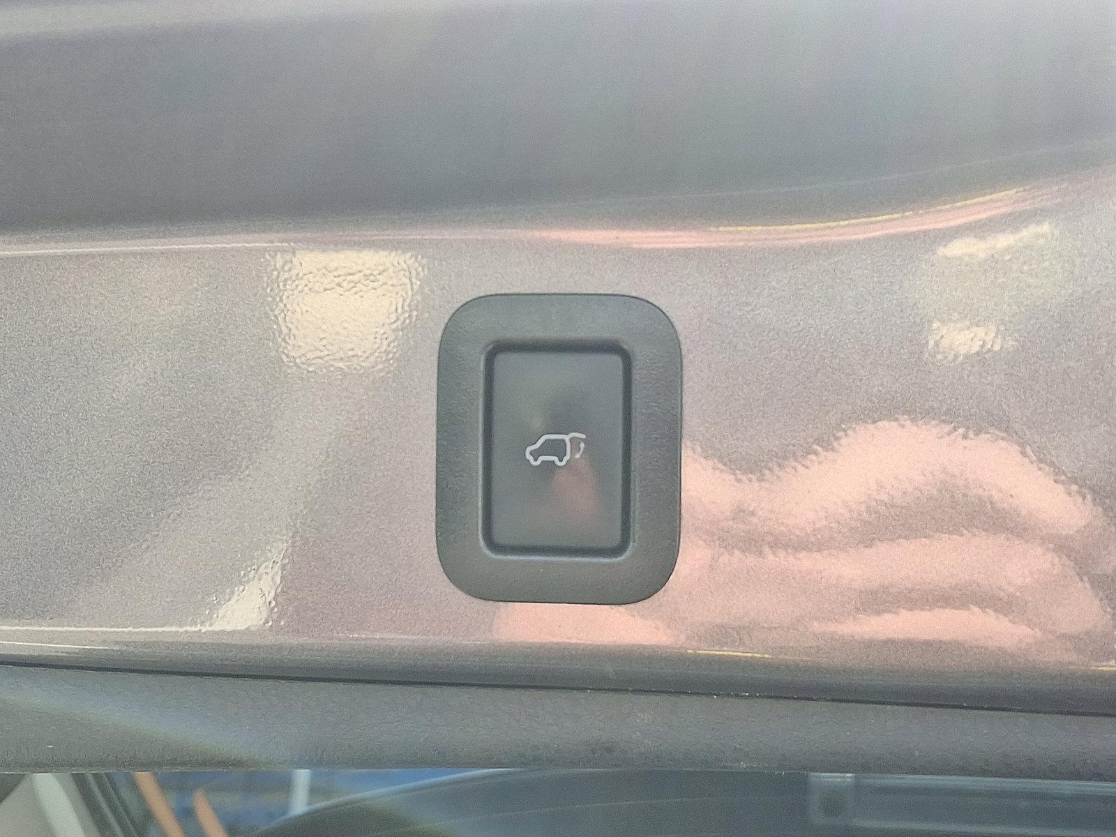 2019 Toyota Highlander Vehicle Photo in Harrisburg, PA 17111