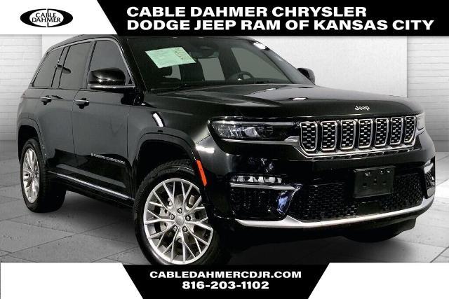 2023 Jeep Grand Cherokee Vehicle Photo in Kansas City, MO 64114