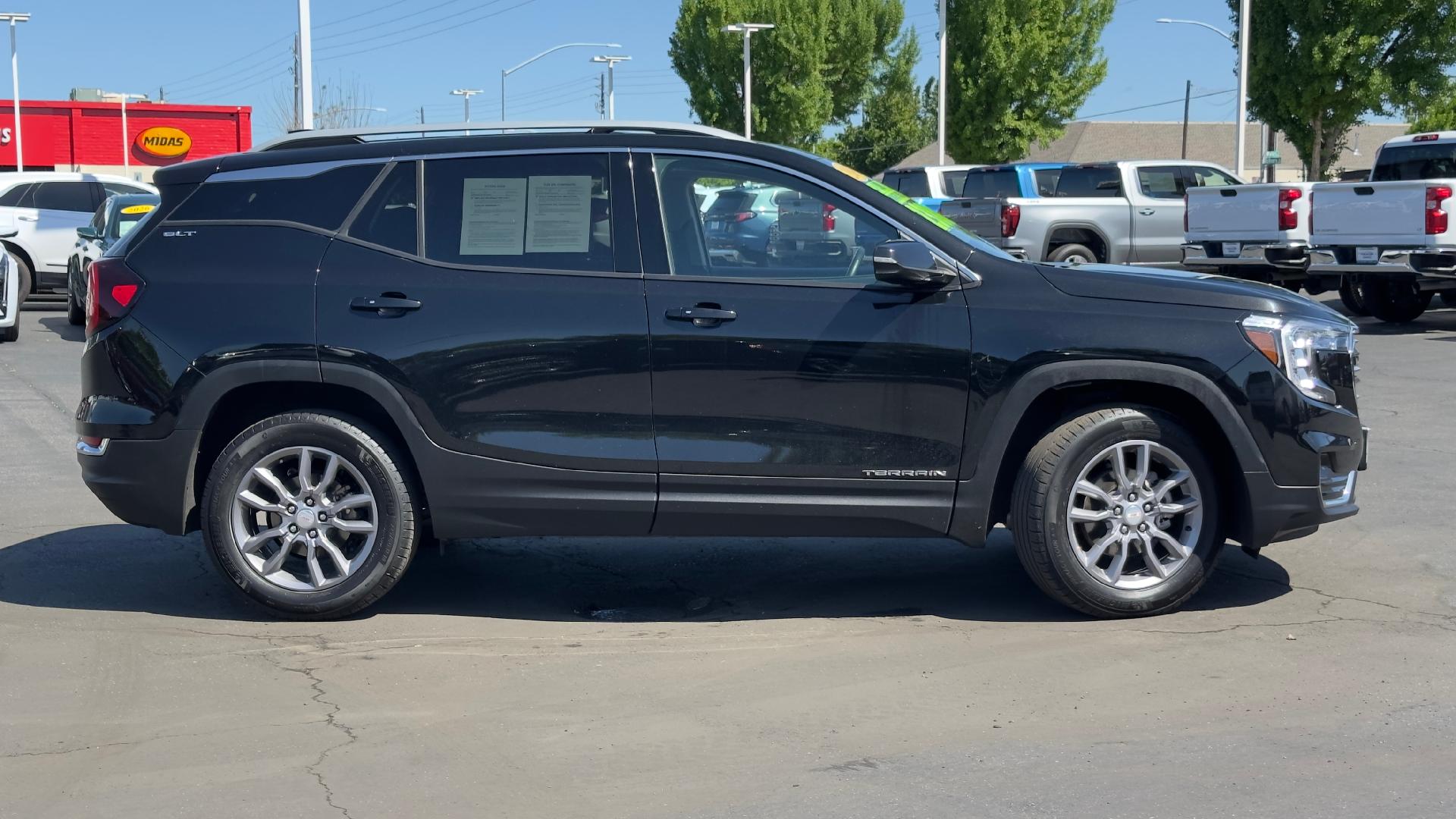 View vehicle photo 3