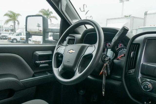 2023 Chevrolet Silverado Chassis Cab Vehicle Photo in VENTURA, CA 93003-8585