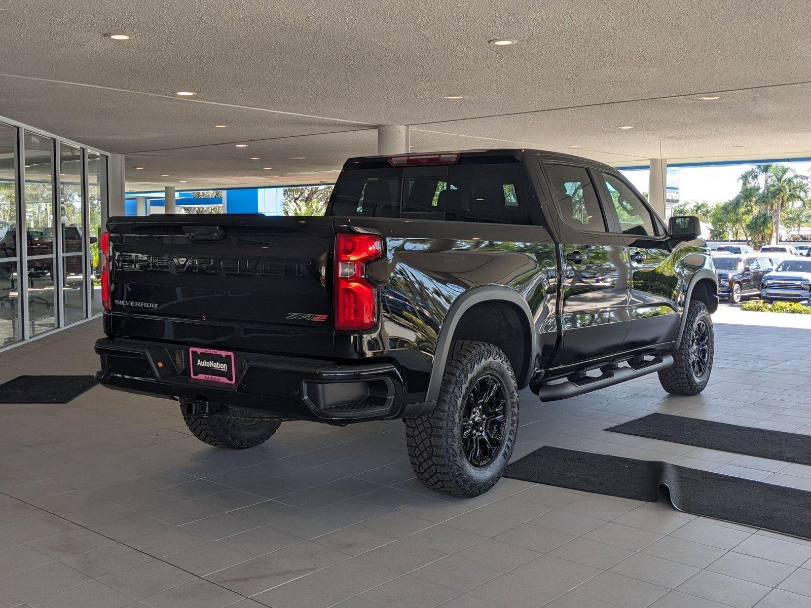 2025 Chevrolet Silverado 1500 Vehicle Photo in GREENACRES, FL 33463-3207