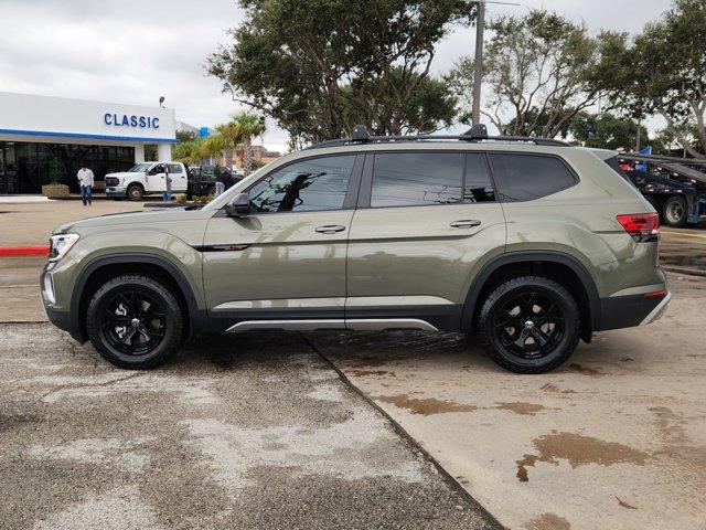 2024 Volkswagen ATLAS Vehicle Photo in SUGAR LAND, TX 77478-0000