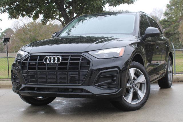 2024 Audi Q5 Vehicle Photo in HOUSTON, TX 77090