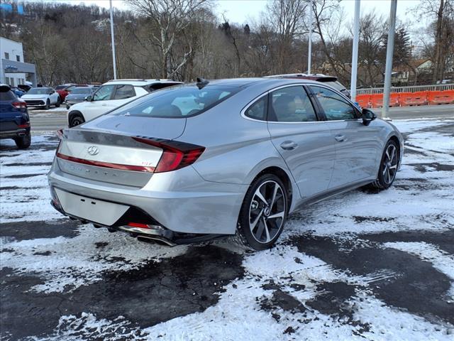 2022 Hyundai SONATA Vehicle Photo in TARENTUM, PA 15084-1435