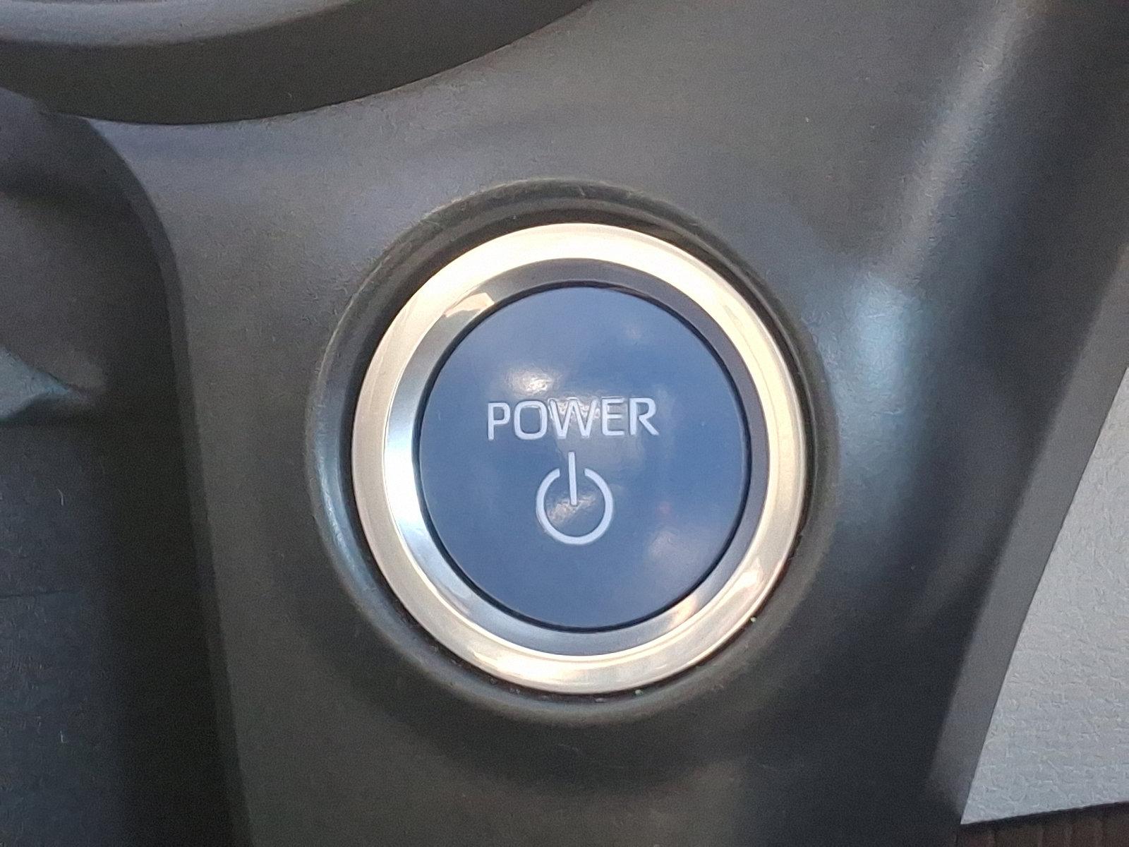 2022 Toyota Sienna Vehicle Photo in Trevose, PA 19053