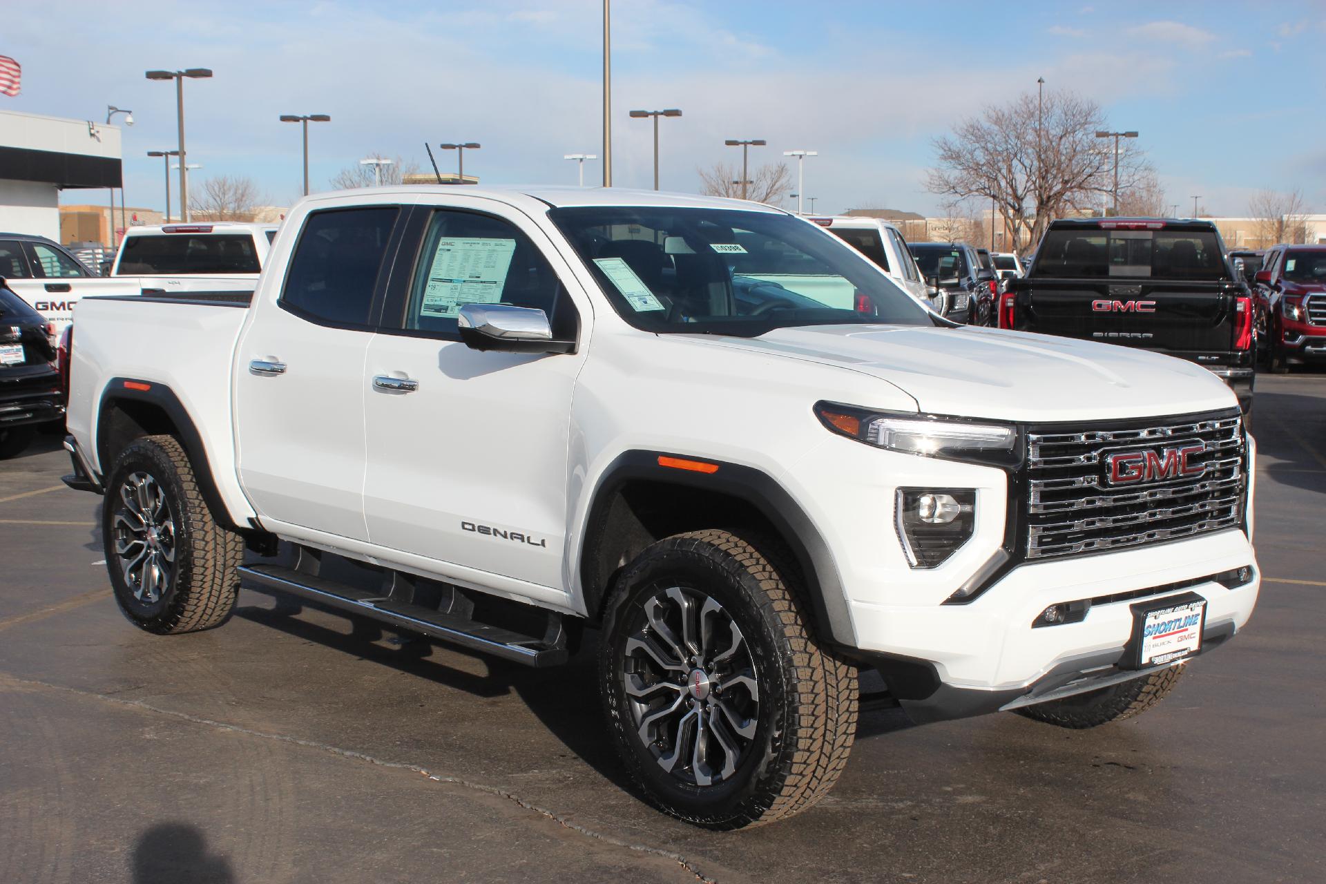 2025 GMC Canyon Vehicle Photo in AURORA, CO 80012-4011