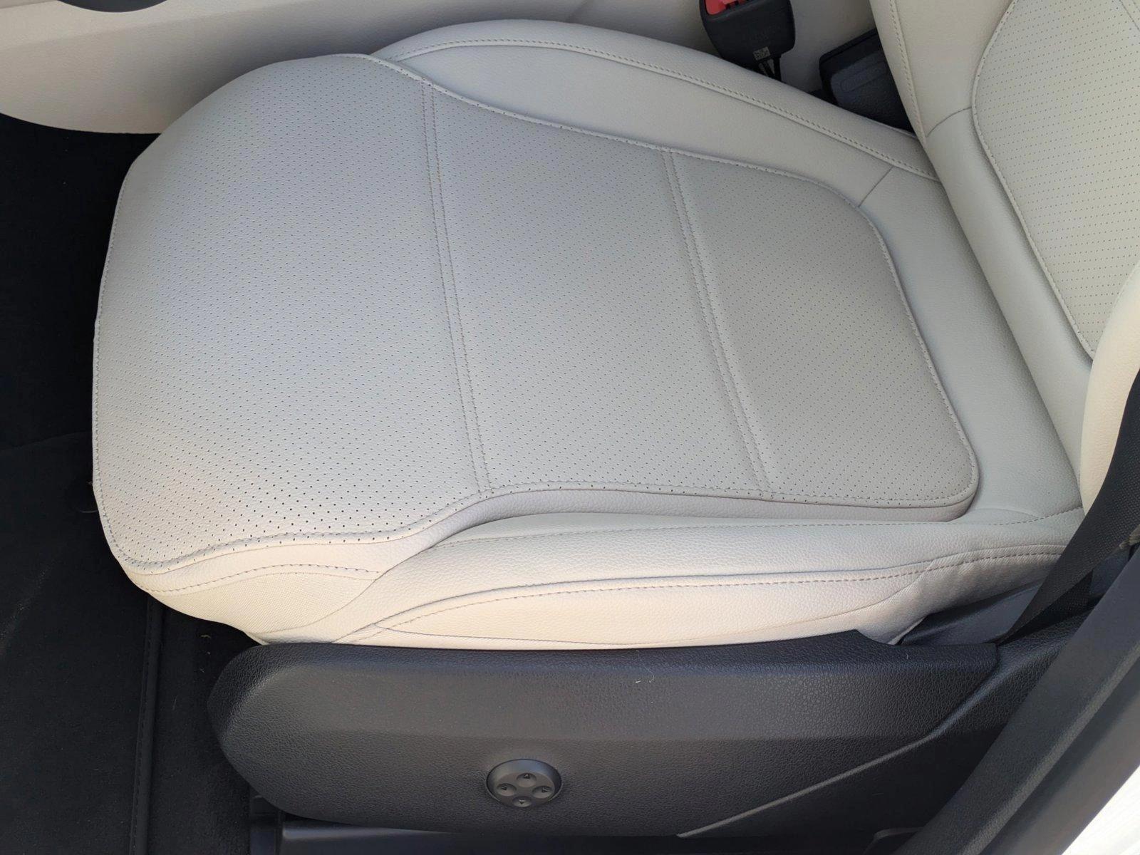 2025 Mercedes-Benz GLC Vehicle Photo in Sarasota, FL 34231
