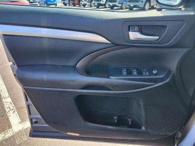 2017 Toyota Highlander Vehicle Photo in GREEN BAY, WI 54304-5303