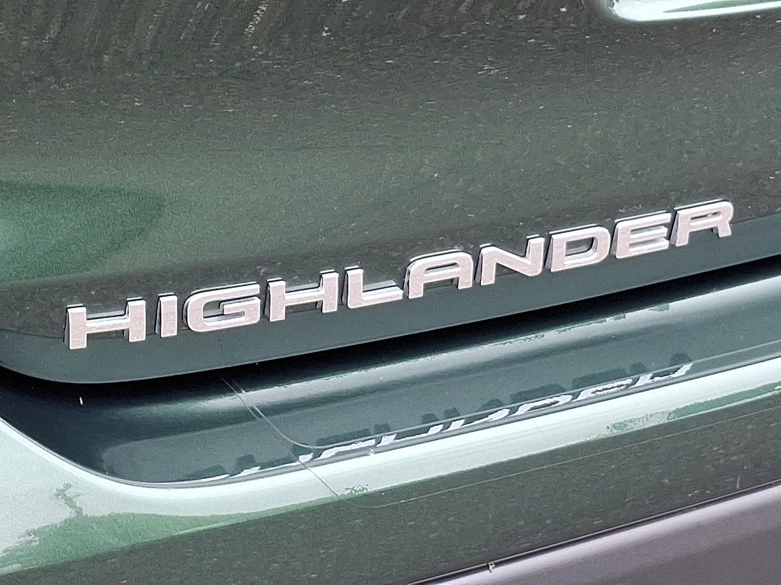 2023 Toyota Highlander Vehicle Photo in Trevose, PA 19053